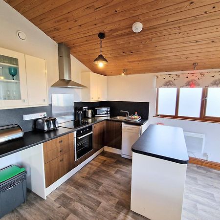 Kelty Ochil 8 With Private Hot Tub - Fife - Loch Leven - Lomond Hillsヴィラ エクステリア 写真