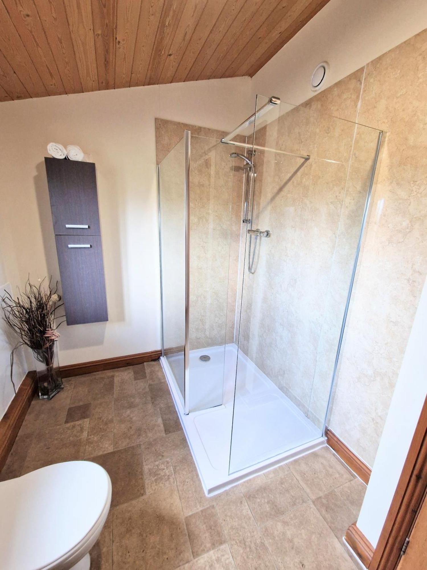Kelty Ochil 8 With Private Hot Tub - Fife - Loch Leven - Lomond Hillsヴィラ エクステリア 写真