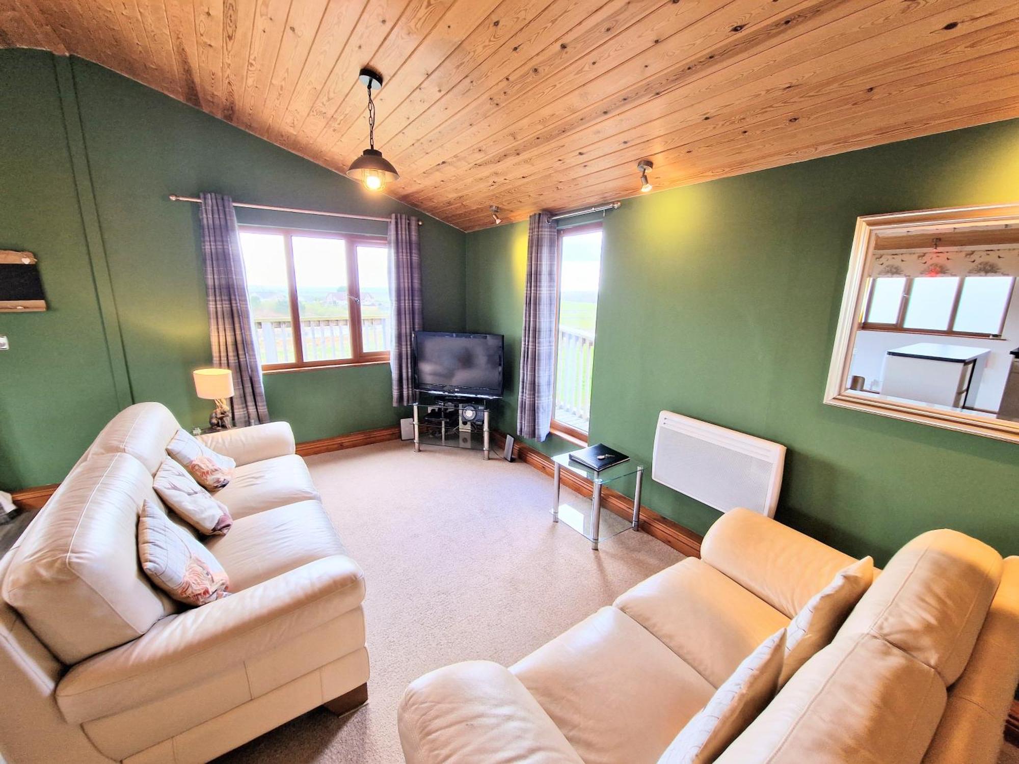 Kelty Ochil 8 With Private Hot Tub - Fife - Loch Leven - Lomond Hillsヴィラ エクステリア 写真